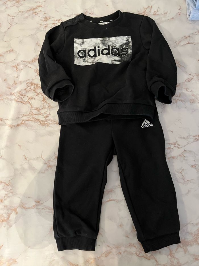 Survêtement adidas