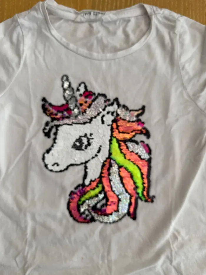 T-shirt licorne sequins H&M 7/8 ans - photo numéro 2