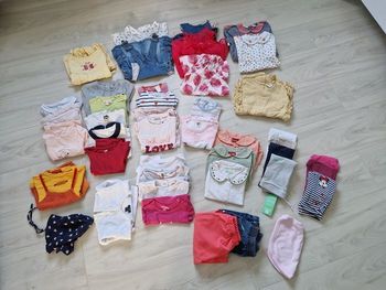 Lot de vêtements 18 mois fille