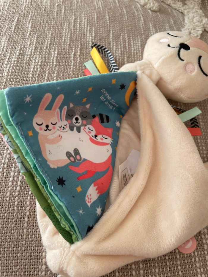 Peluche doudou plat livre tissu 30cm auzou lapin renard blanc et rose très bon état - photo numéro 9