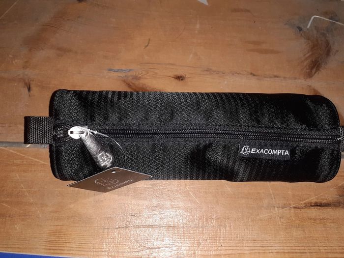 Neuf Trousse excacompta noir
