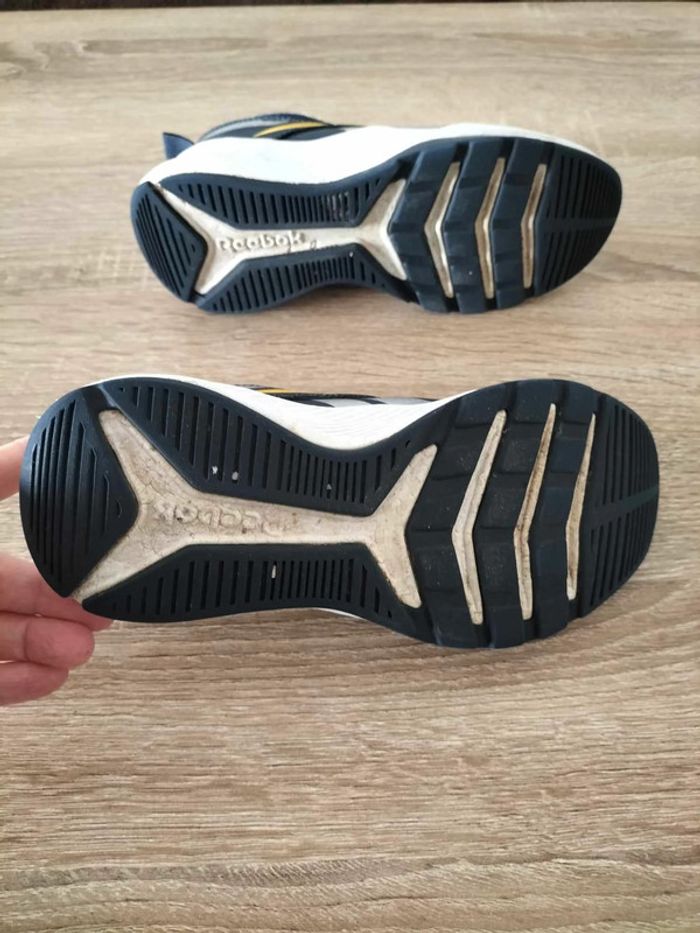 Basket Reebok - Pointure 33 - photo numéro 4