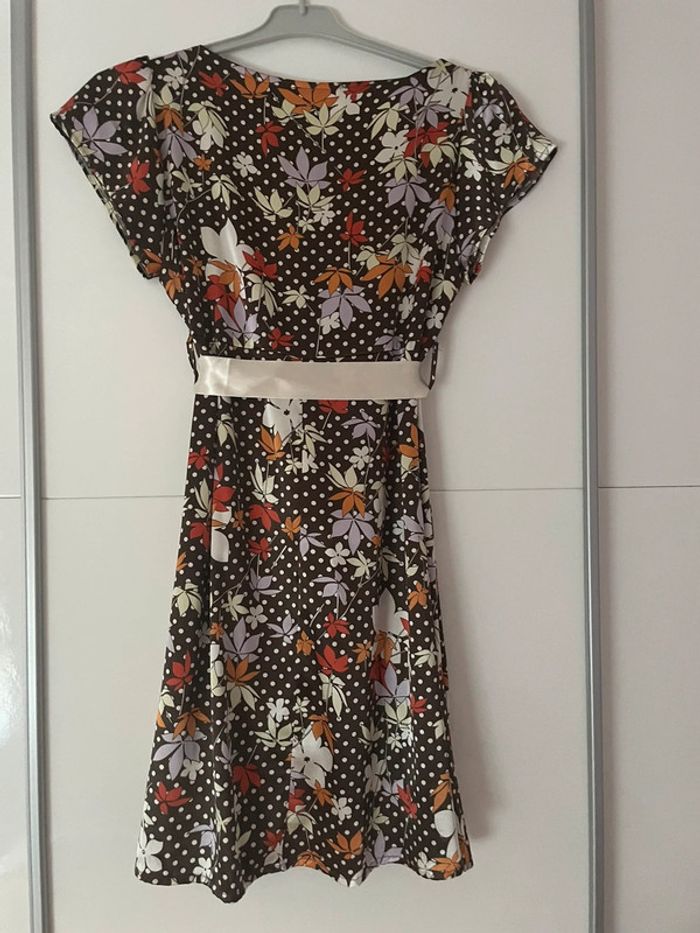 Robe satin courte légère 36