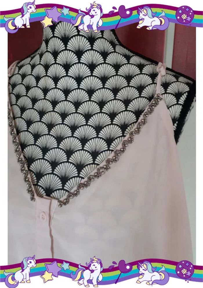 Jolie haut ornée de perles taille M - photo numéro 2