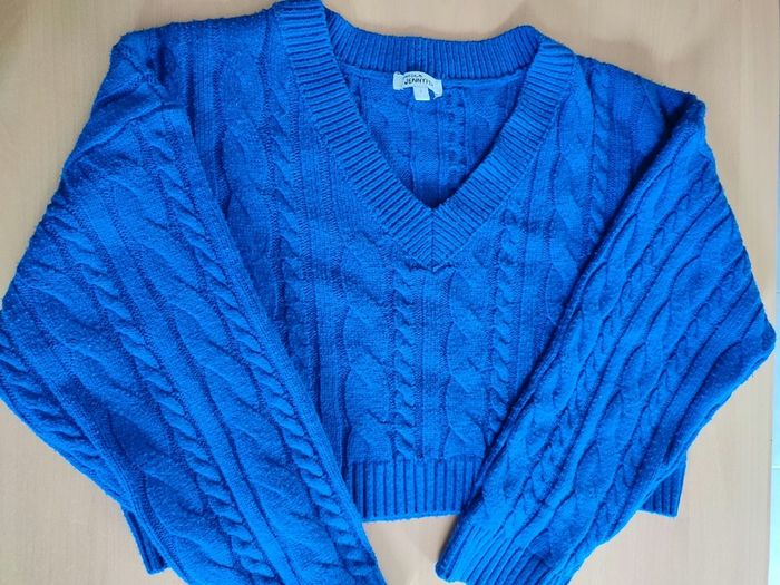 Pull col V bleu
