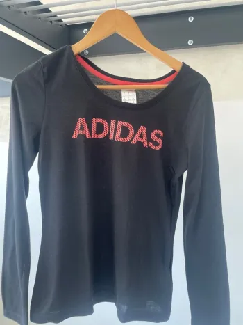 haut adidas