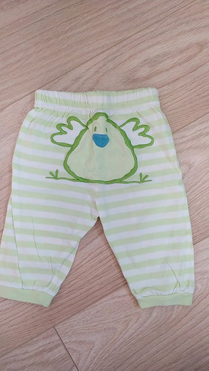 Pantalon vert rayé 3 mois poussin