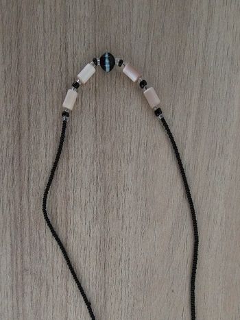 Collier perles noir et blanc