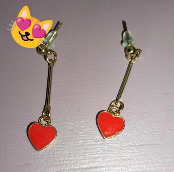 Boucles d'oreilles pendantes coeurs rouge