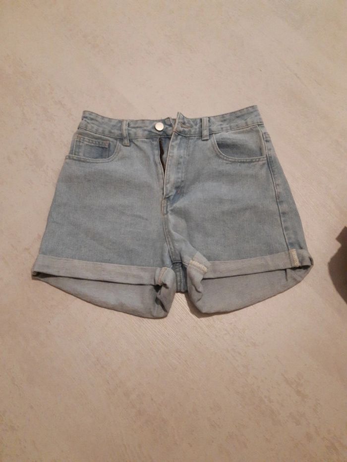 Short en jean bleu clair 34