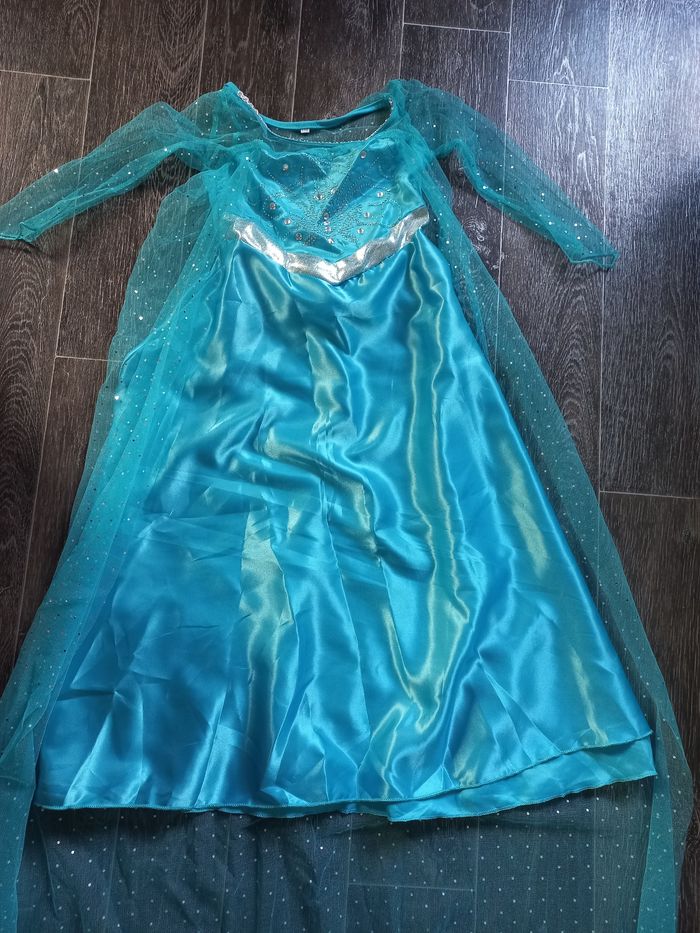 Robe déguisement elsa reine des neiges avec longue traîne 4/5 ans - photo numéro 4