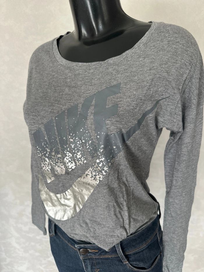 Teeshirt manches longues Nike taille XS - photo numéro 2