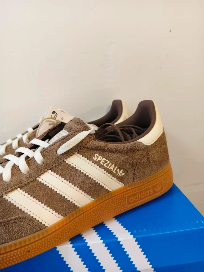 Adidas  HANDBALL SPEZIAL taille 36 - photo numéro 2
