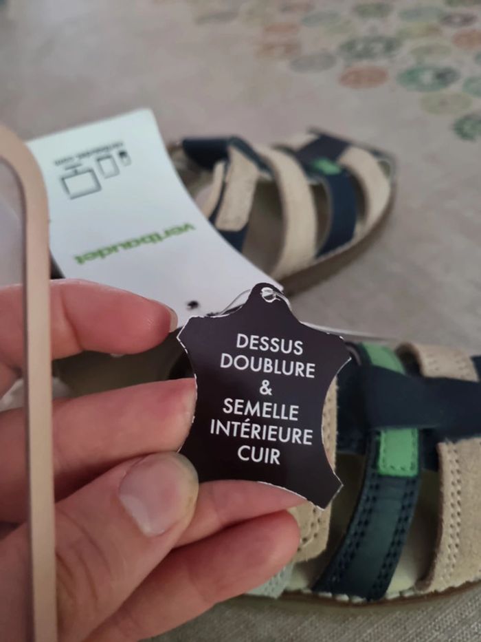 Sandales Vertbaudet neuves cuir Taille 26 - photo numéro 6