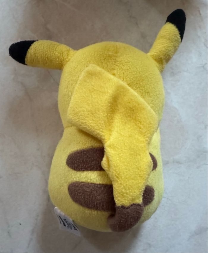 Lot de 2 Peluches Pikachu - photo numéro 5