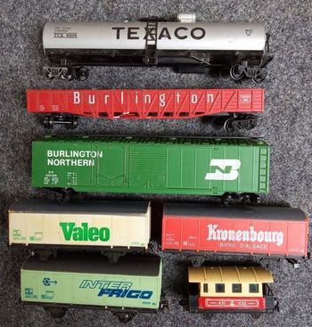Lot de 7 wagons de marchandises pour train électrique fobbi