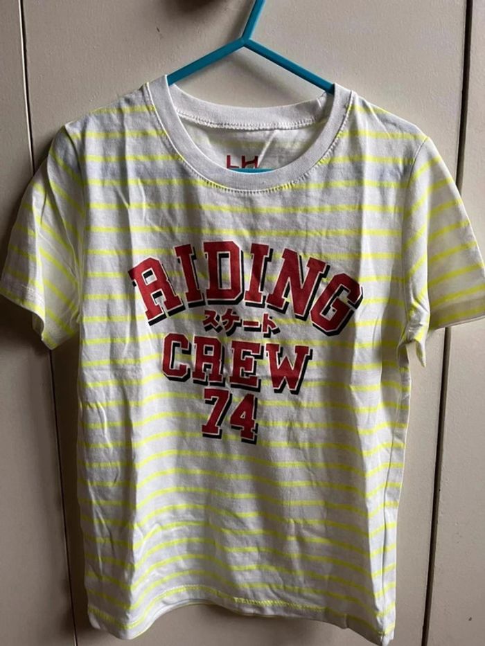 T shirt la halle neuf avec étiquette 8 ans