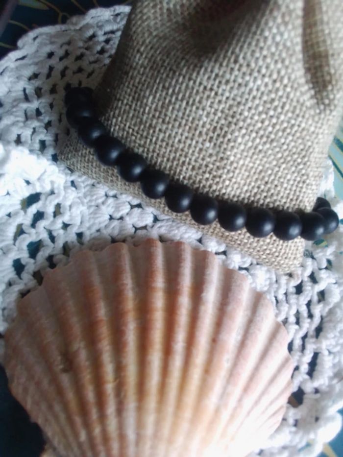 bracelet perles noires longueur 20.5 cm