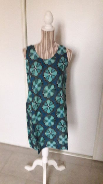Robe sans manche taille unique comme neuve