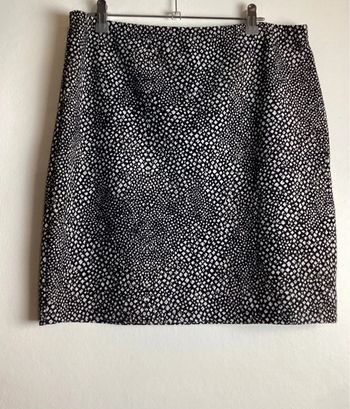 Jupe noire et blanche Ligne à suivre 44