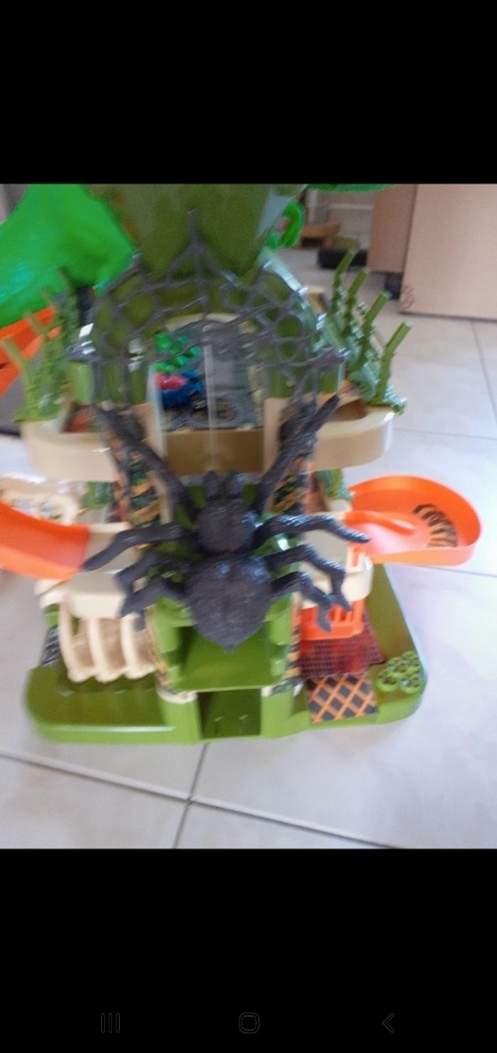 Beau jouet complet garage voitures monstres beast machines - photo numéro 5