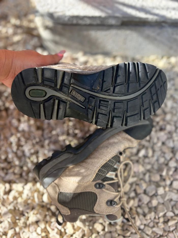 Chaussure de randonnée Aigle - revêtement GORTEX pointure 36 1/3 - en bon état - - photo numéro 4