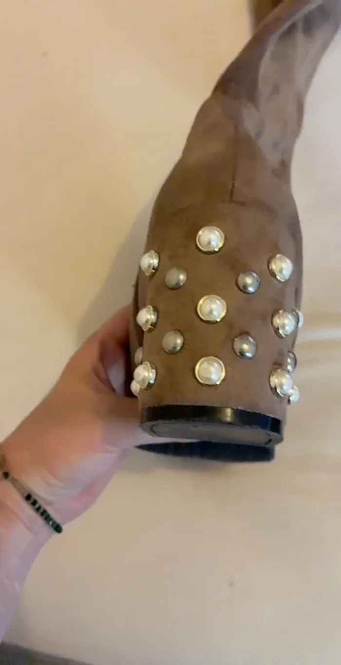Cuissardes à talons en suédine beige taupe - photo numéro 8