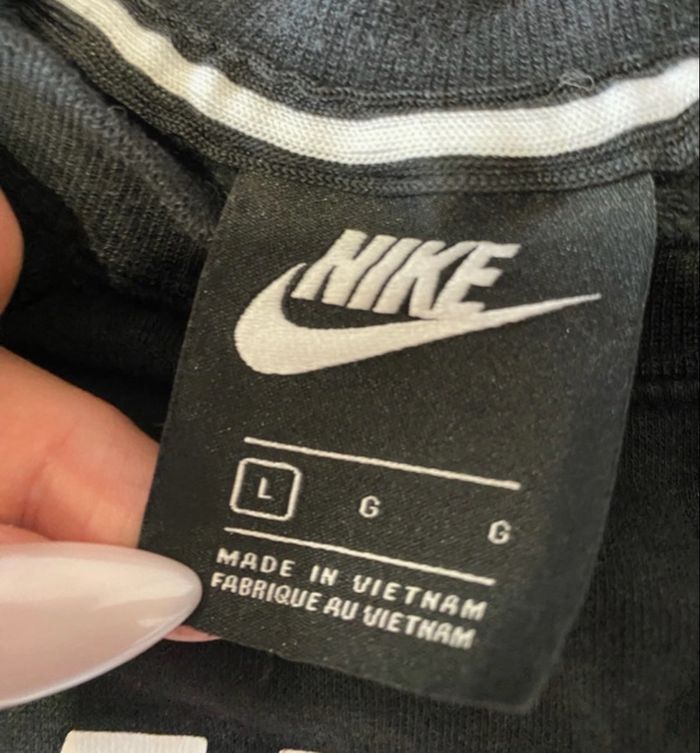 Ensemble jogging noir blanc Nike Femme Pull L jogging M bon état voir annonce - photo numéro 7