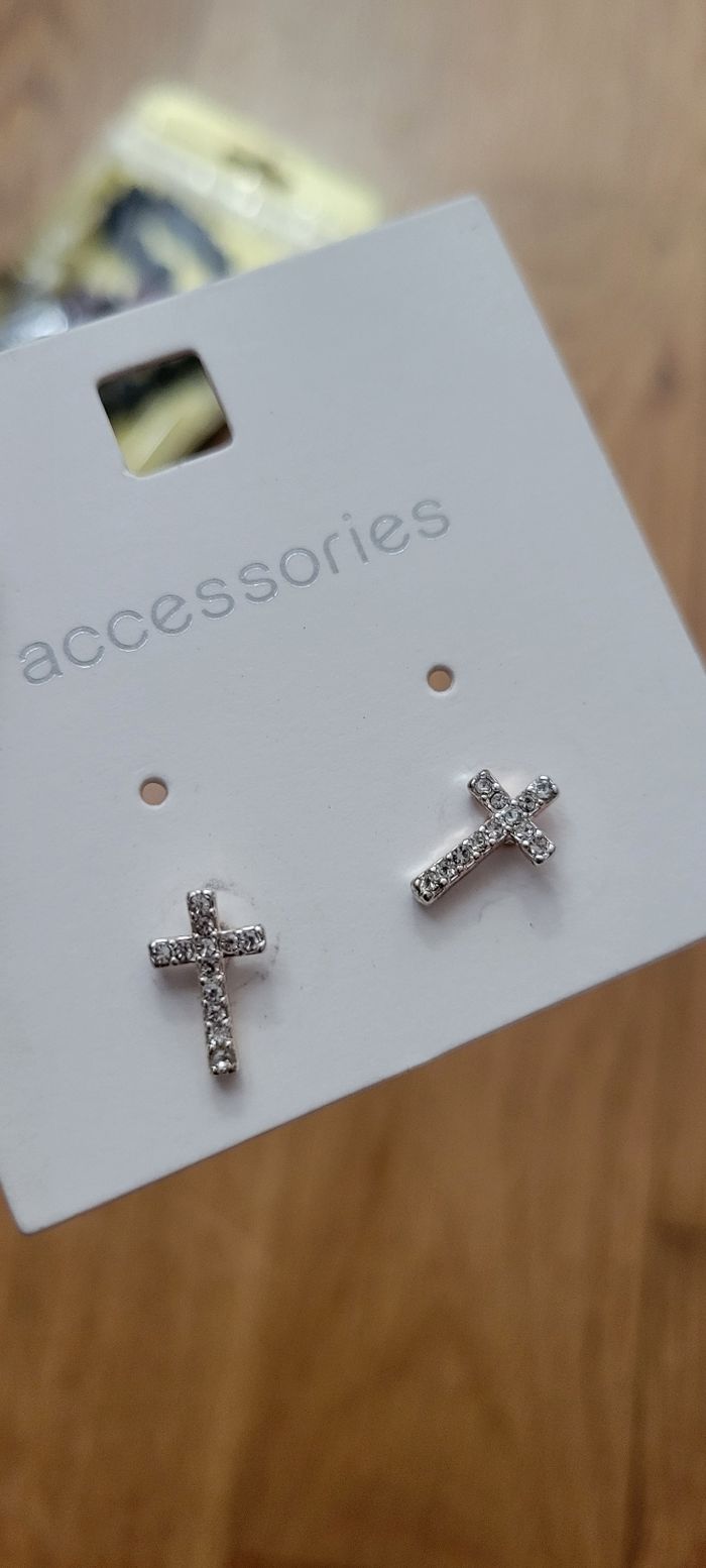 Boucles d'oreille croix - photo numéro 3