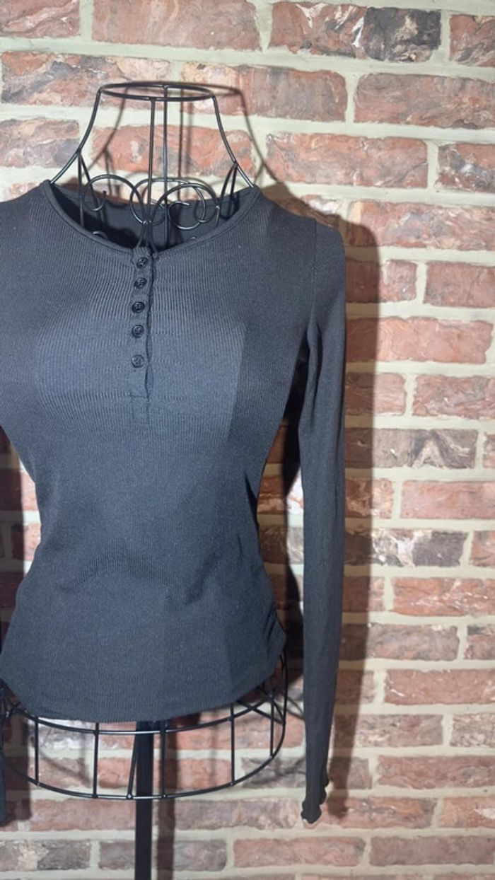 Haut a longues manches noir ligné élastique Dazy Taille S / 36 - photo numéro 2