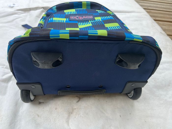 Cartable à roulettes - photo numéro 4