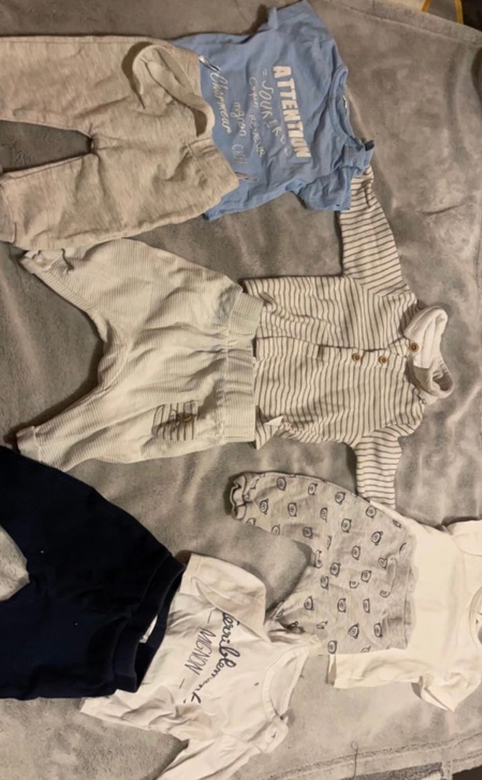 Lot vêtements 0-1mois - photo numéro 2