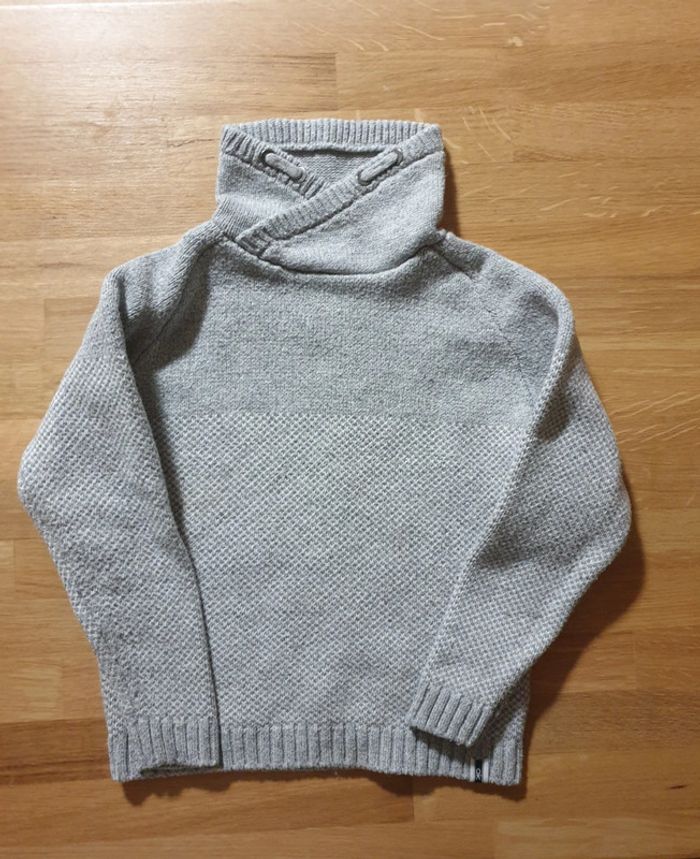 Pull gris