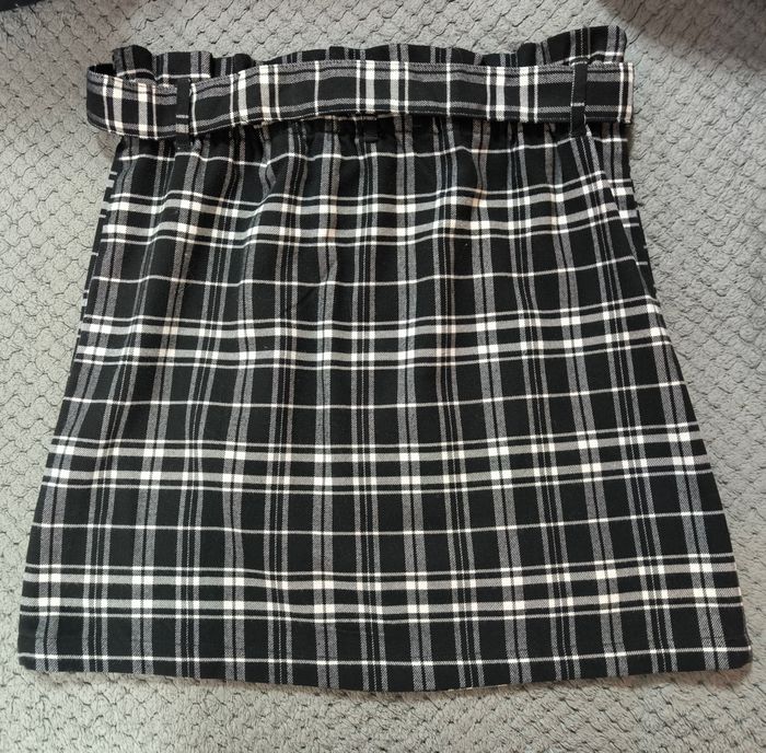 Jupe courte noire et blanche - photo numéro 2