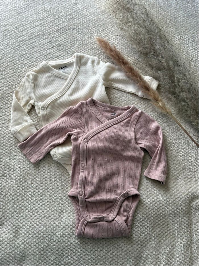 Lot de 2 bodies H&M / Kiabi