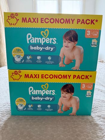 Lot de 2 cartons de Couches Pampers taille 3 x136 6-10kg / 272 couches au total / baby dry maxi économe pack
