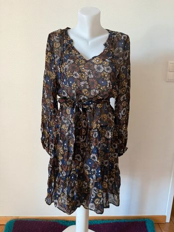 Robe à fleur en très bon état taille 36 stella forest