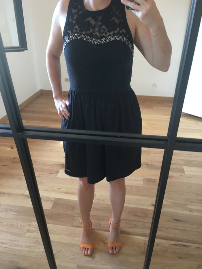 Petite robe courte noire Superdry