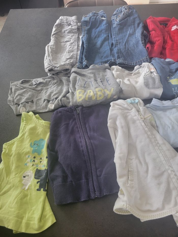 Lot vêtements garçons 6 mois - photo numéro 2