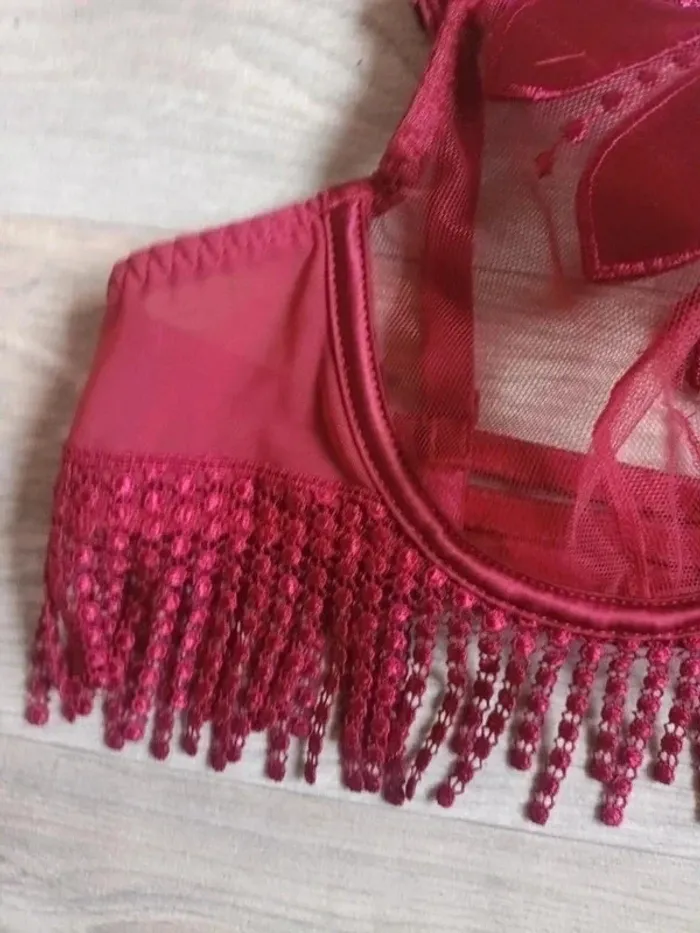 Soutien gorge simone Pérèle 85 B neuf avec armature grande qualité jamais porté - photo numéro 2