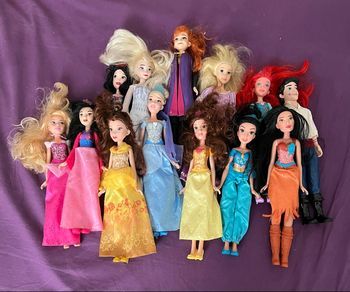 Lot de poupées Barbies Disney