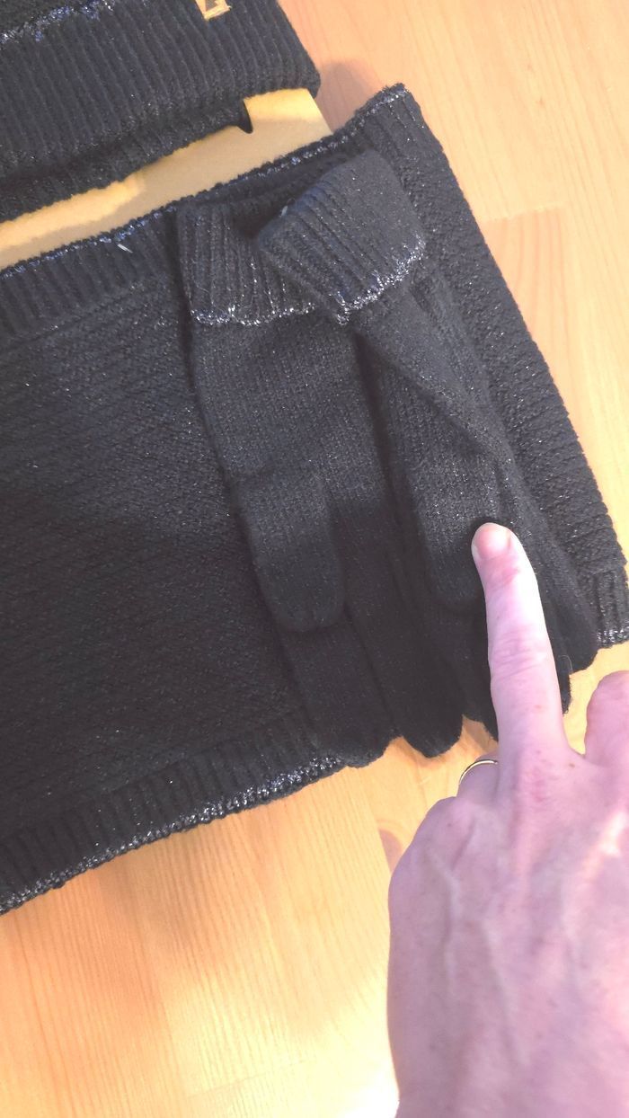 (Neufs non portés) 🏷😍🥰🩷 SUPERBE Ensemble bonnet,snood ,gants 10/14ans fille 🩷🥰😍 - photo numéro 5