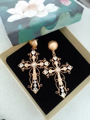 Boucles d'oreilles bohèmes croix dorées