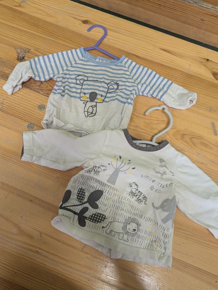2 t-shirts manches longues 1 mois