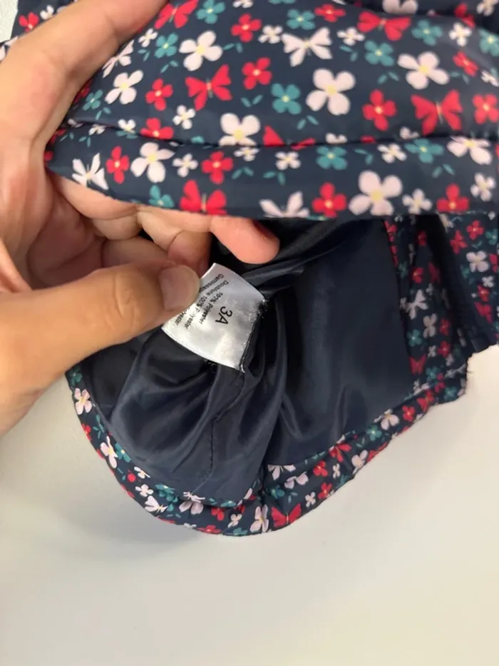 🧥 doudoune sans manche - fille - 3 ans - fleurs - papillons - très bon état - photo numéro 7