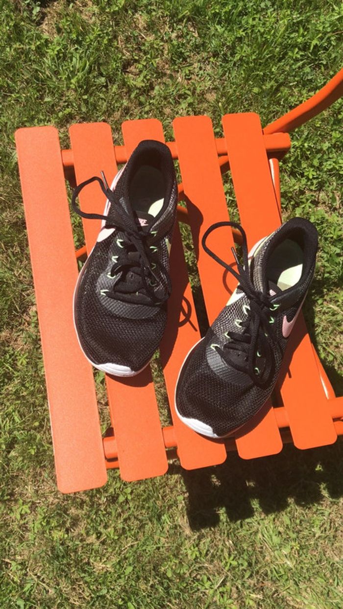 Chaussures Nike 38 - photo numéro 2