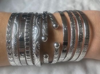 Lot 12 bracelets jonc argentés 