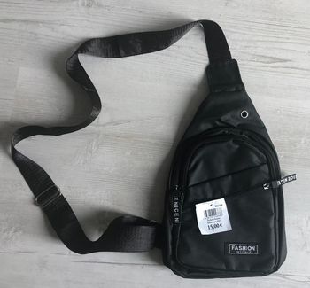 Pochette homme à bandoulière noire NEUVE