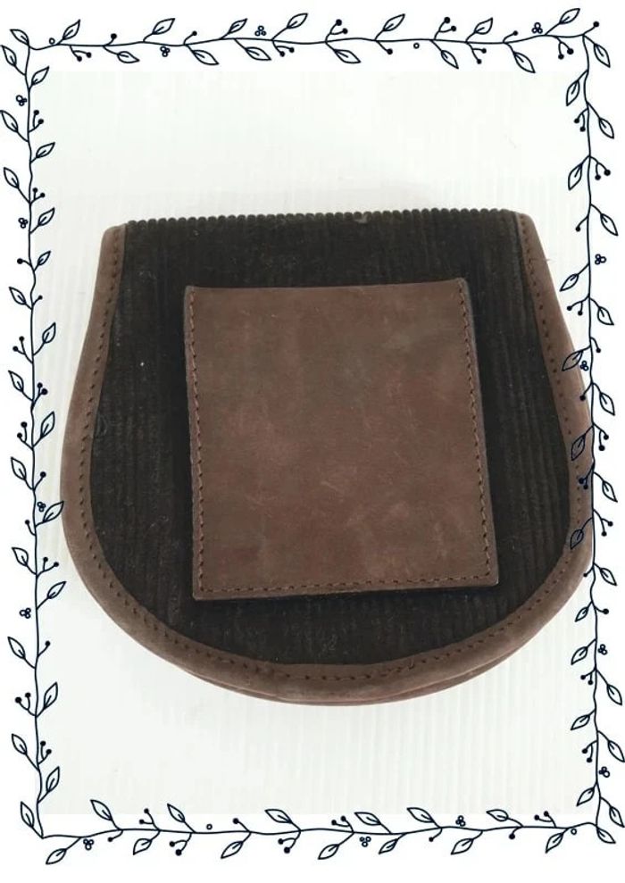 Petite bourse de ceinture escada sport, marron, très bon état 13x10cm - photo numéro 2