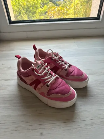 Baskets Lacoste rose